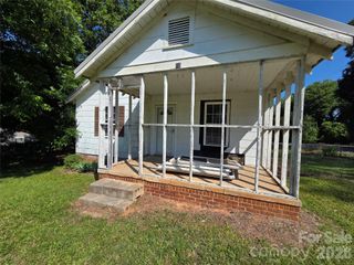 10 Wilson Avenue, Great Falls, SC 29055