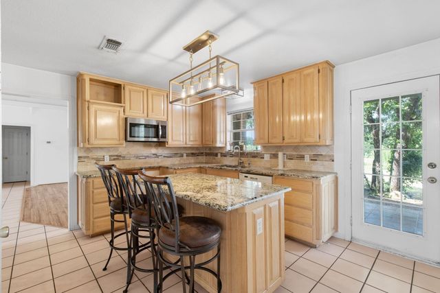 2625 Cheyenne Lane, Crowley, TX 76036