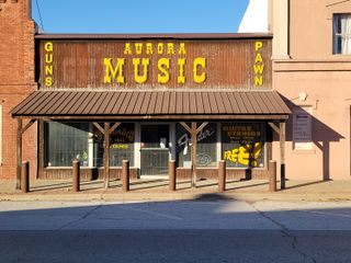 31 West Olive Street, Aurora, MO 65605