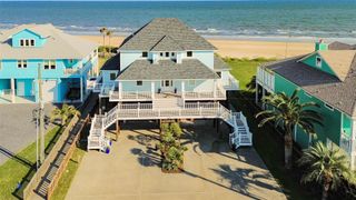 3232 Gulf Castle Drive, Crystal Beach, TX 77650