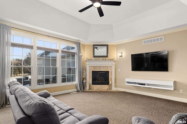 3220 W Rosebury Lane, Dunlap, IL 61525