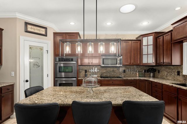 3220 W Rosebury Lane, Dunlap, IL 61525