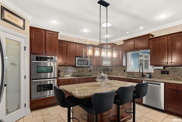 3220 W Rosebury Lane, Dunlap, IL 61525