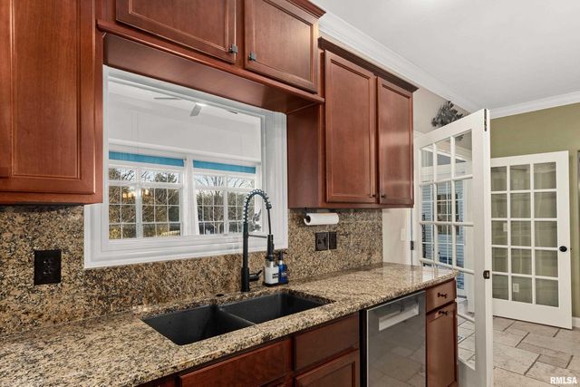 3220 W Rosebury Lane, Dunlap, IL 61525