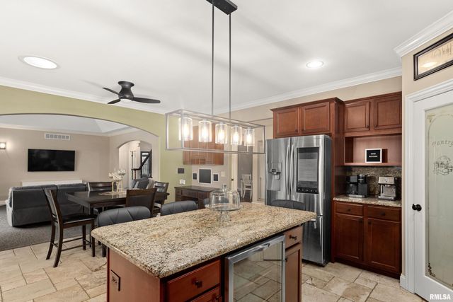 3220 W Rosebury Lane, Dunlap, IL 61525