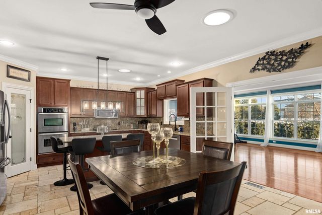 3220 W Rosebury Lane, Dunlap, IL 61525