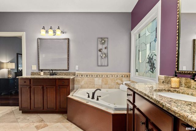 3220 W Rosebury Lane, Dunlap, IL 61525