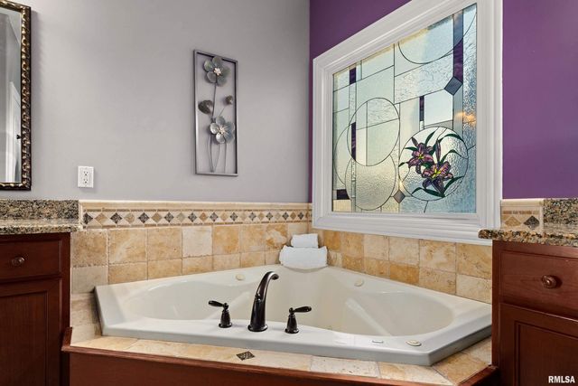 3220 W Rosebury Lane, Dunlap, IL 61525