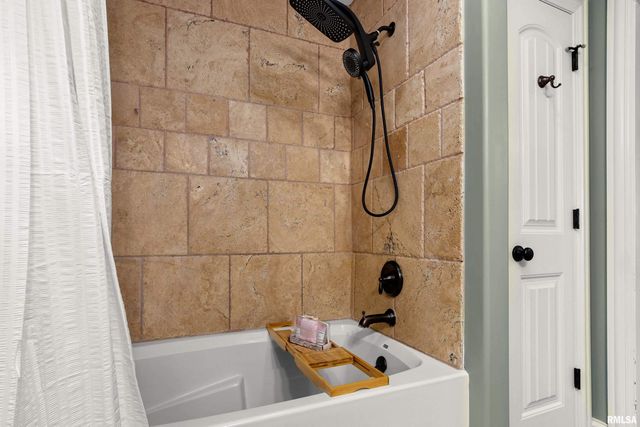 3220 W Rosebury Lane, Dunlap, IL 61525