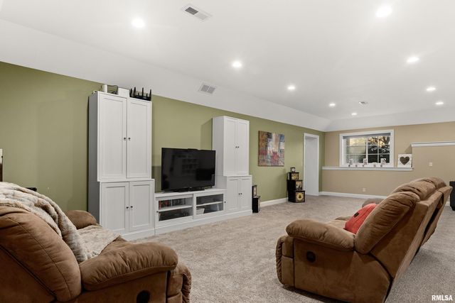 3220 W Rosebury Lane, Dunlap, IL 61525