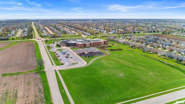 3220 W Rosebury Lane, Dunlap, IL 61525