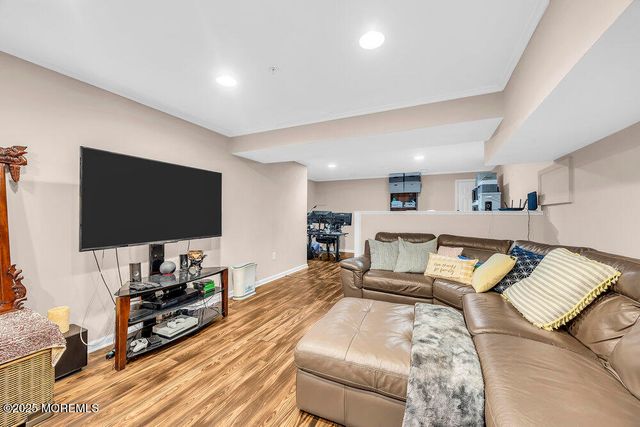 408 Blossom Circle, Dayton, NJ 08810