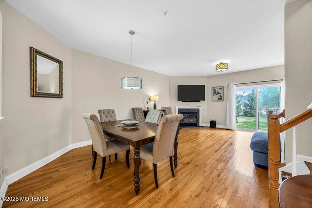 408 Blossom Circle, Dayton, NJ 08810