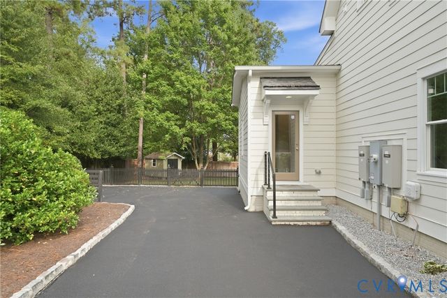 6604 Three Chopt Rd, Richmond, VA 23226