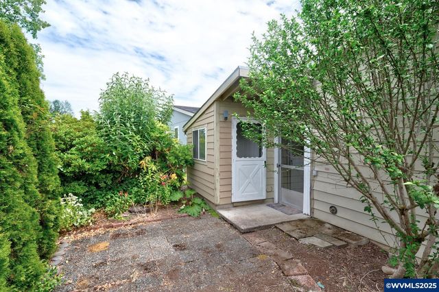 1199 N Terry St 167, Eugene, OR 97402
