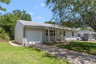 2514 Linden Place, St Charles, MO 63301