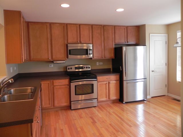 1137 Reserve Drive, Elgin, IL 60124