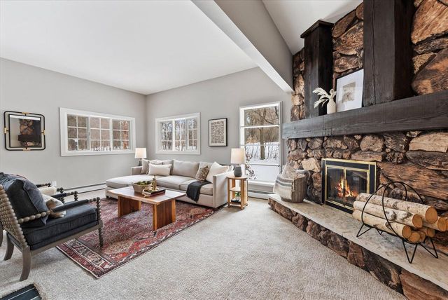 11728 N Silver AVENUE, Mequon, WI 53097