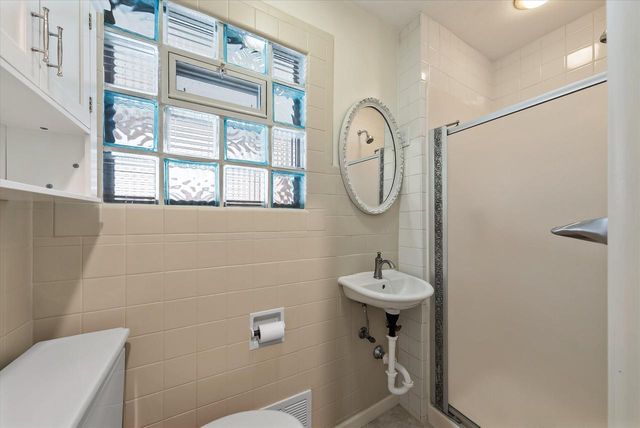 11728 N Silver AVENUE, Mequon, WI 53097