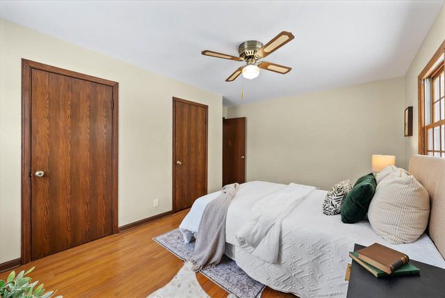 11728 N Silver AVENUE, Mequon, WI 53097