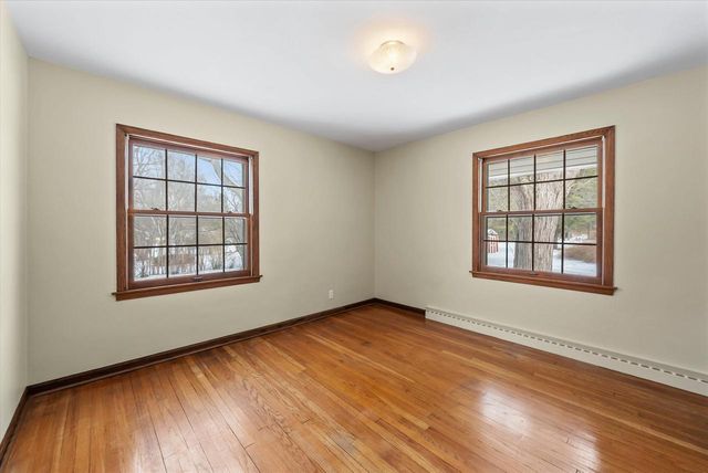 11728 N Silver AVENUE, Mequon, WI 53097