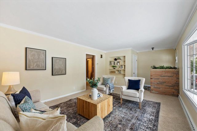 11728 N Silver AVENUE, Mequon, WI 53097