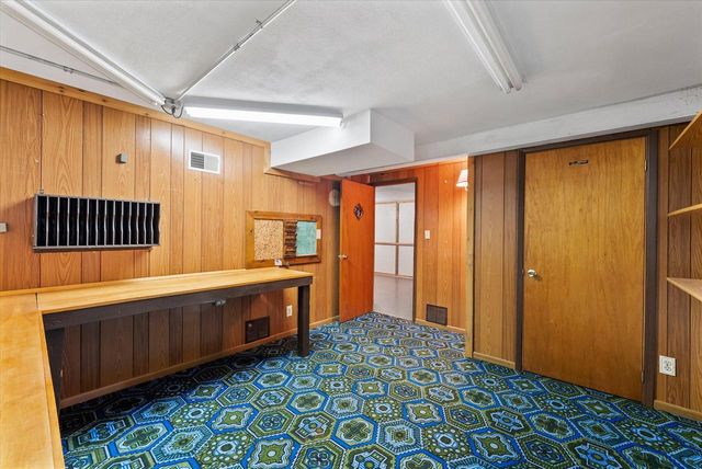 11728 N Silver AVENUE, Mequon, WI 53097