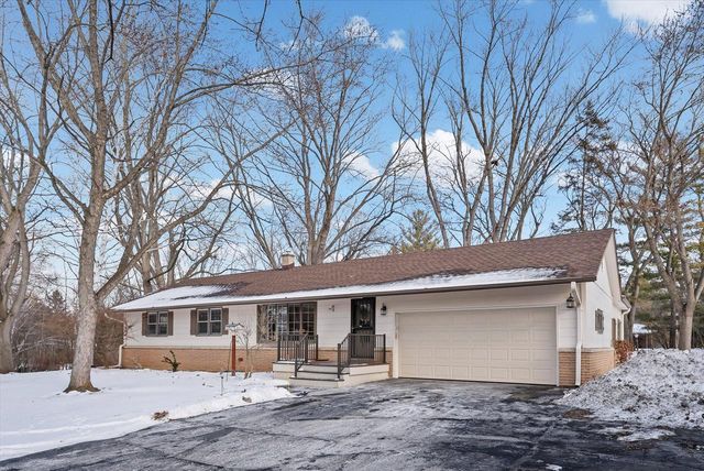 11728 N Silver AVENUE, Mequon, WI 53097