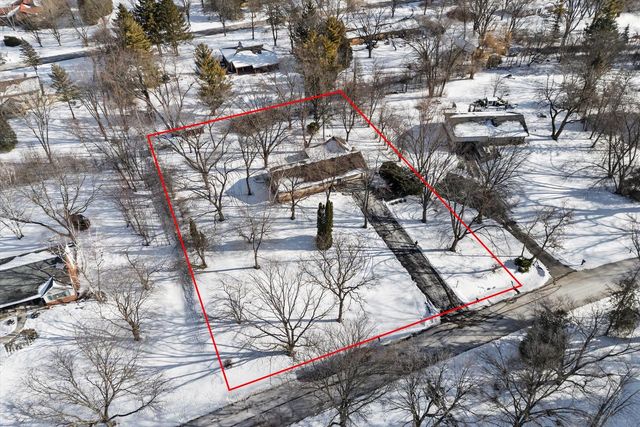 11728 N Silver AVENUE, Mequon, WI 53097