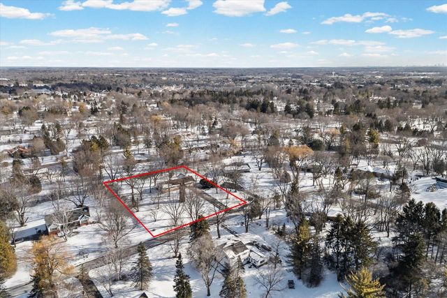 11728 N Silver AVENUE, Mequon, WI 53097