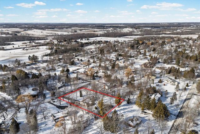 11728 N Silver AVENUE, Mequon, WI 53097