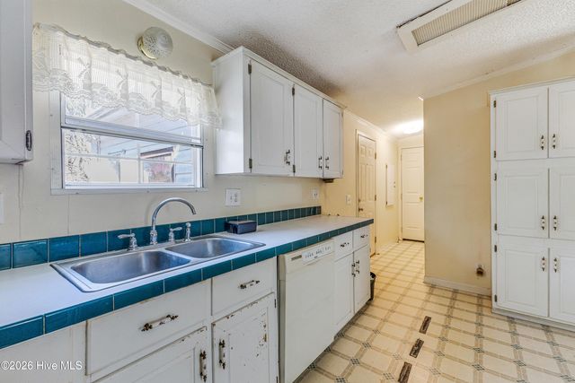 7092 Old Oak Road NW, Ash, NC 28420