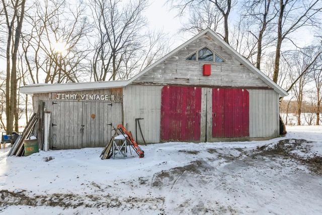 3819 N Roherty Road, Evansville, WI 53536