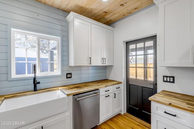 532 Faulkner Street, New Smyrna Beach, FL 32168