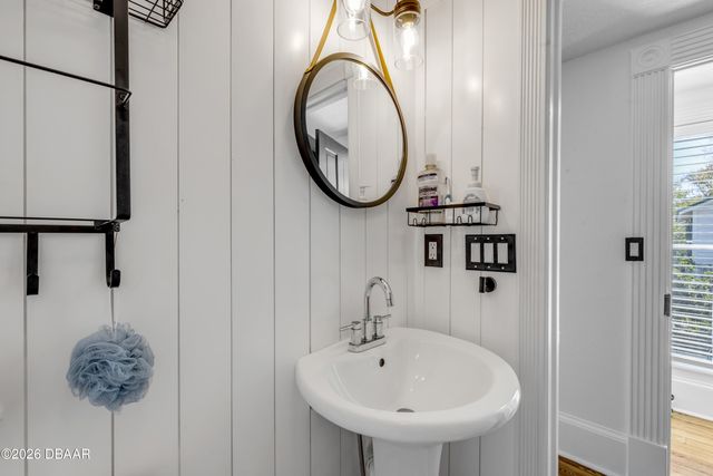 532 Faulkner Street, New Smyrna Beach, FL 32168