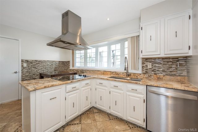 11 Meadowlark Road, Rye Brook, NY 10573