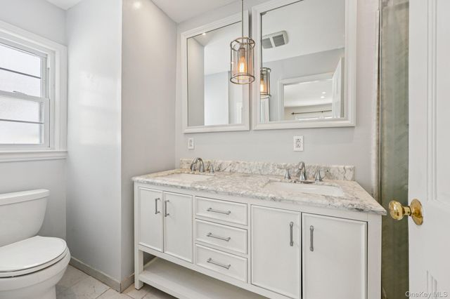 11 Meadowlark Road, Rye Brook, NY 10573