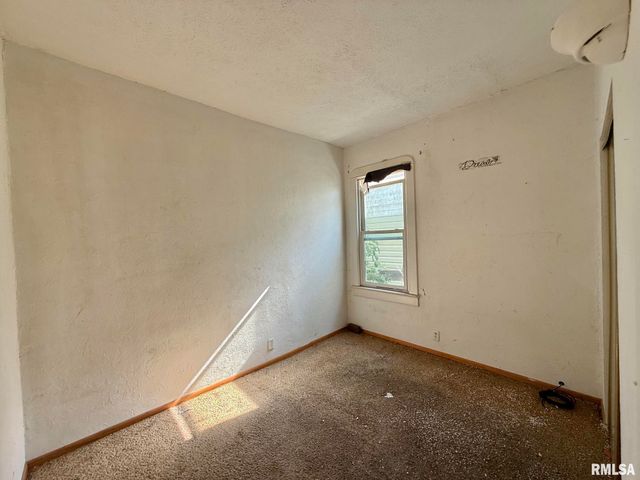 1103 E MAYWOOD Avenue, Peoria, IL 61603