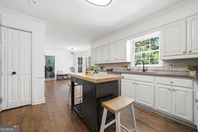 335 Woodchuck Court, Roswell, GA 30076