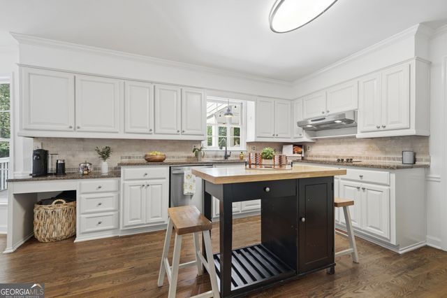 335 Woodchuck Court, Roswell, GA 30076
