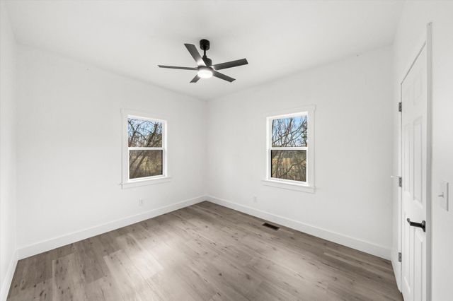 211 W Park Circle, Decatur, TN 37322