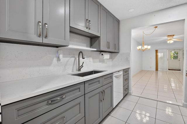 13942 Via Flora B, Delray Beach, FL 33484