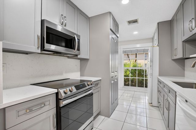 13942 Via Flora B, Delray Beach, FL 33484