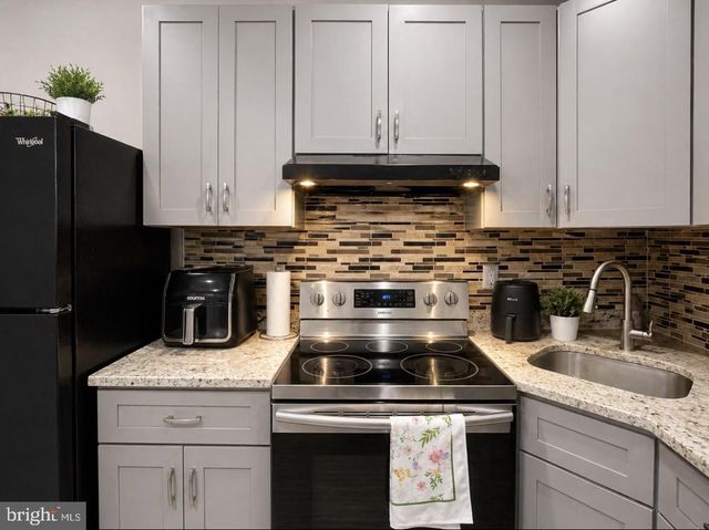 2711 N 11TH ST, Philadelphia, PA 19133