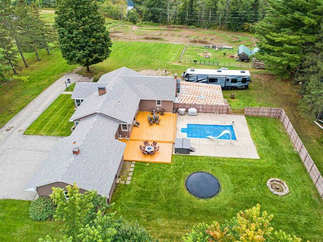 257 Main Street, Colebrook, NH 03576