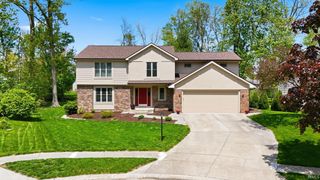 9216 Eagle Creek Court, Fort Wayne, IN 46804