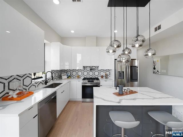 3568 John F Kennedy Boulevard 3, Jersey City, NJ 07307