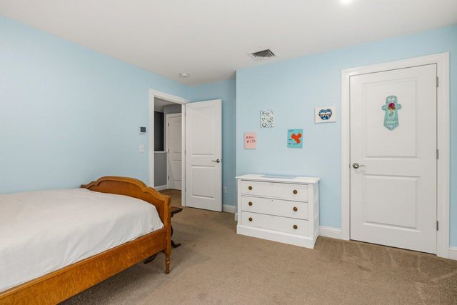 16 Bayview Drive, Eliot, ME 03903