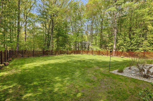 16 Bayview Drive, Eliot, ME 03903