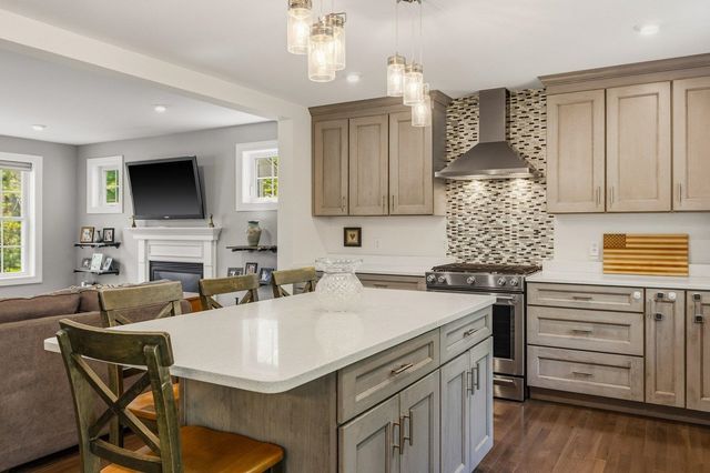 16 Bayview Drive, Eliot, ME 03903